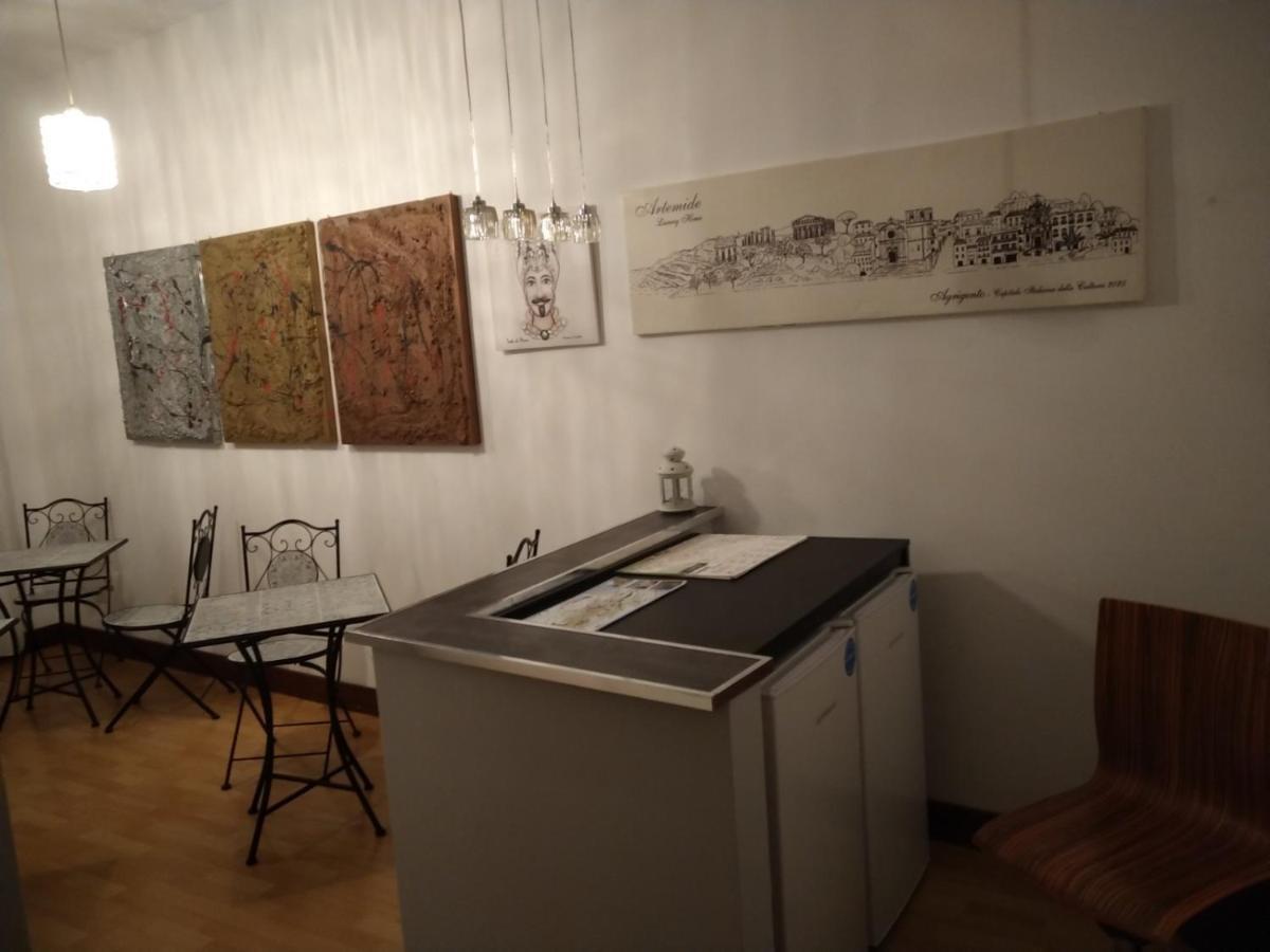 Artemide Rent Bedrooms 阿格里真托 外观 照片