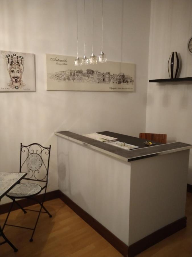 Artemide Rent Bedrooms 阿格里真托 外观 照片